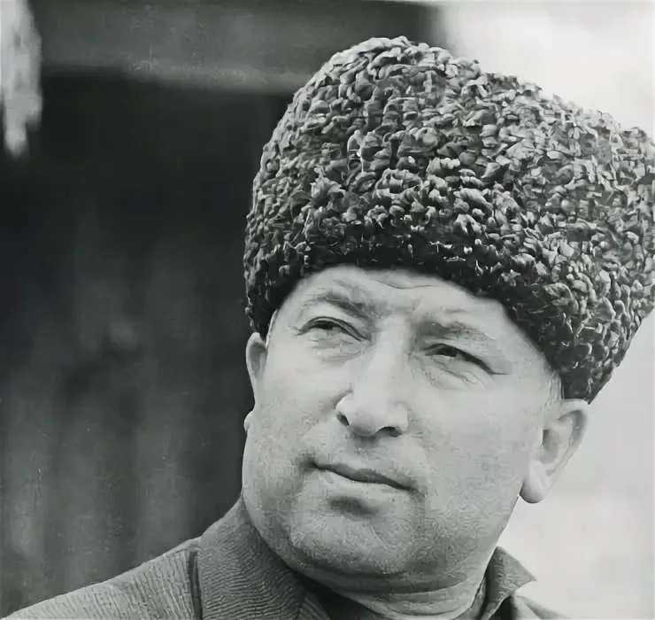 Расул Гамзатов:  Дагъусттан! — Гьава суварин макан!