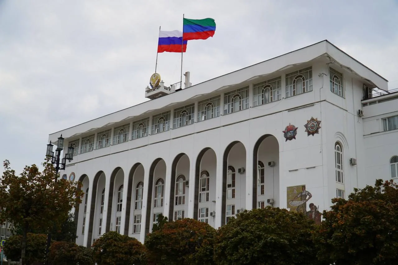 Магомед Рамазанов ограничил число советников и помощников руководителей органов власти Дагестана
