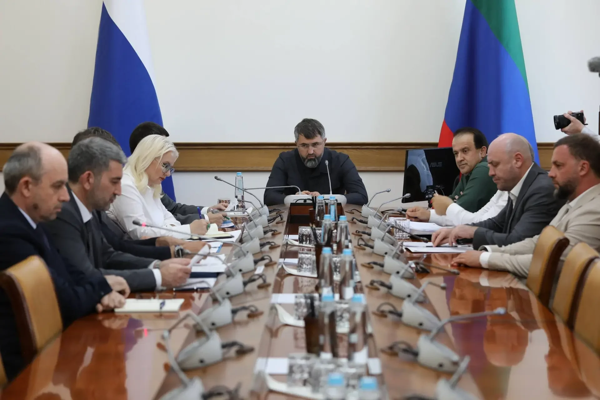 Власти Дагестана будут прорабатывать вопрос привлечения вертикально-интегрированных нефтяных компаний в регион