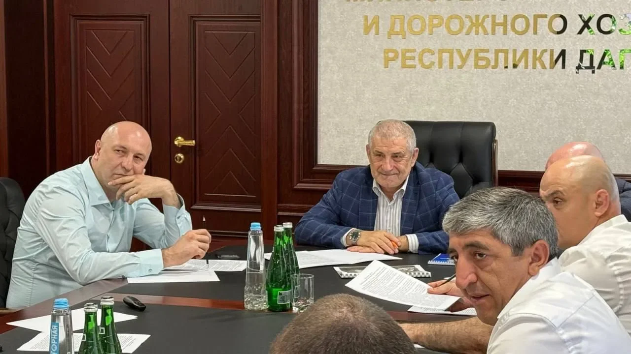 В Гергебильском и Унцукульском районах продолжают восстанавливать дороги после ливней