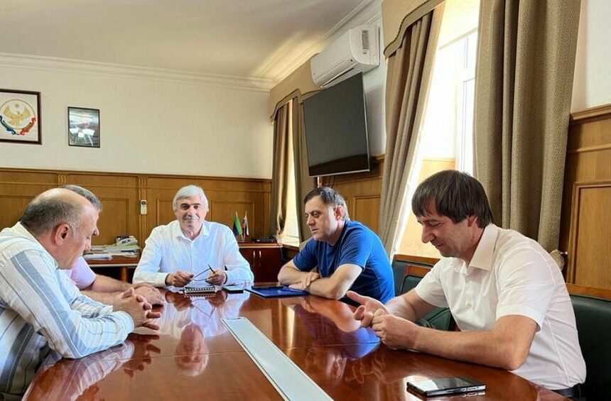 Мамати Гамзатов провел встречу  с кандидатом на военную контрактную службу