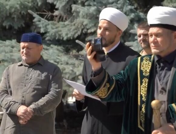 Магомед Гаджимагомедов принял участие в открытии отреставрированной Мариупольской Соборной мечети