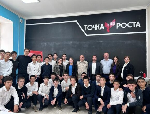 Школьники Табасаранского района встретились с участником СВО