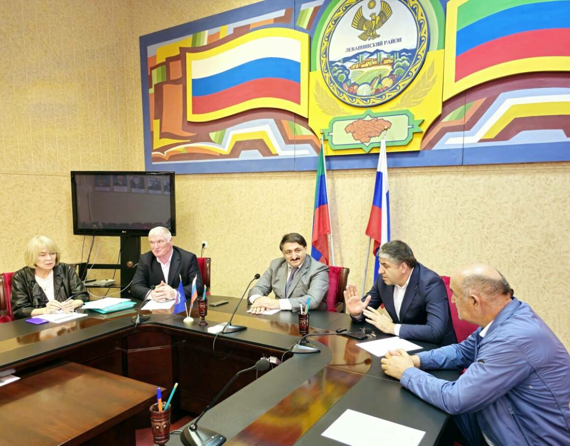 Депутат Джамаладин Гасанов посетил горные районы Дагестана в канун «Единого дня голосования»