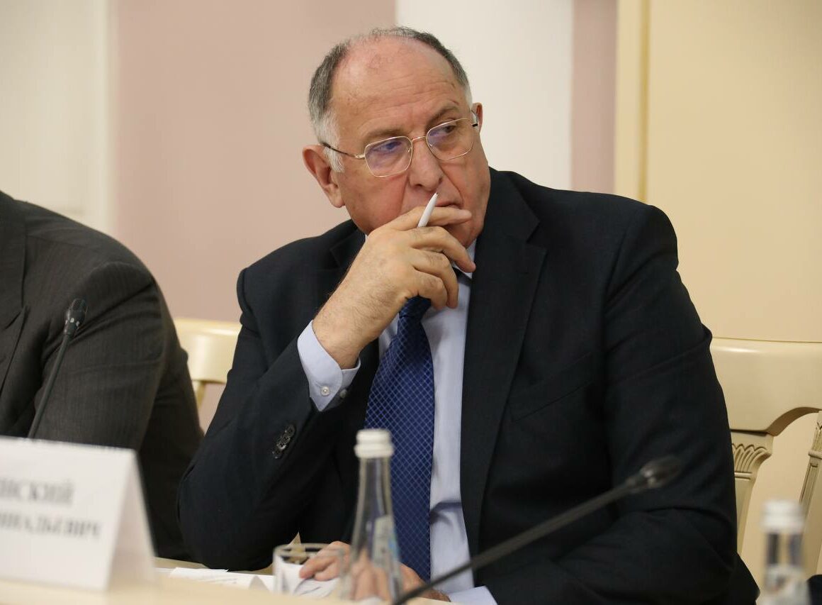 Абдулмуслим Абдулмуслимов предложил выработать меры поддержки для возрождения террасного земледелия и развития мелиоративной сети в горах