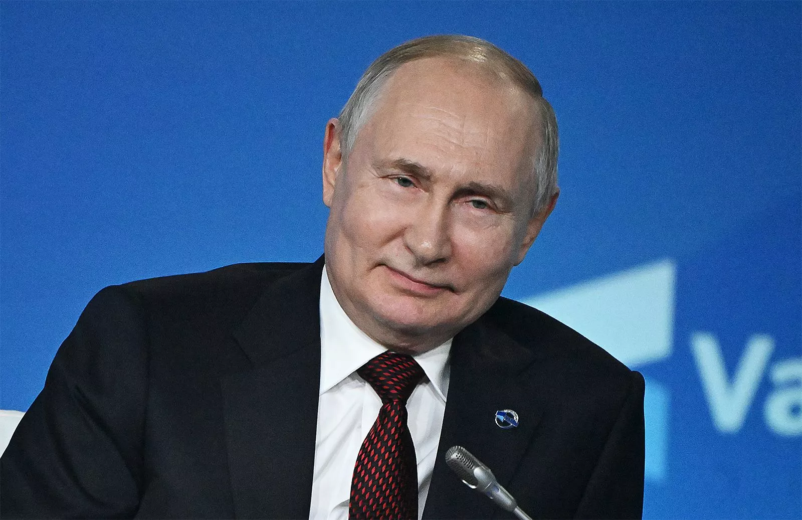 Сергей Меликов поздравил президента РФ Владимира Путина с днем рождения