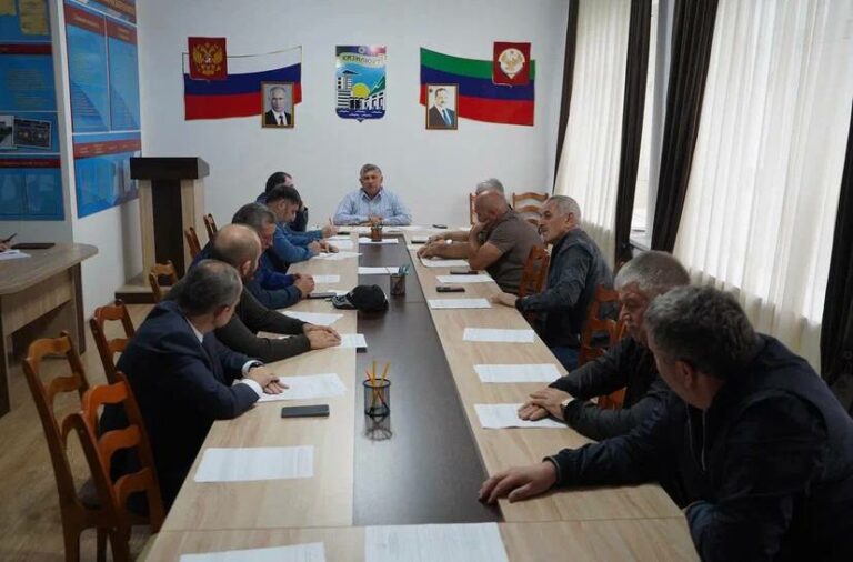 Амирхан Амирханов будет временно исполнять обязанности Главы Кизилюрта