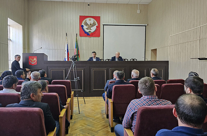Магомед Патхулаев провел встречу с активом Ботлихского района
