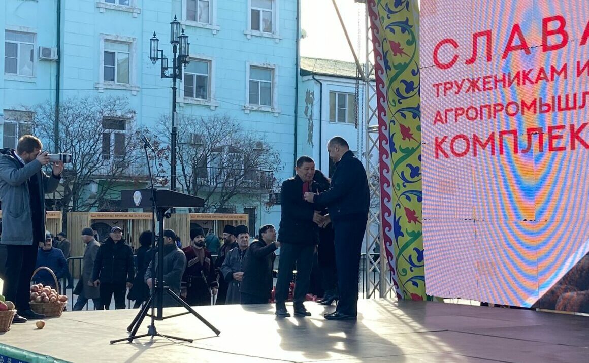 Мурзадин Карамурзаев удостоен Почетного знака "За любовь к родной земле"