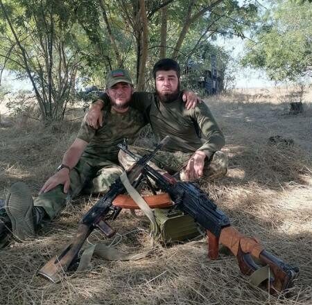 Абдуразаков Абдуразак и Исламханов Юсуп добровольно заключили контракты и отправились в зону СВО