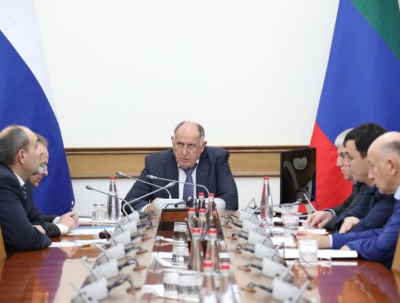Председатель Правительства Дагестана призвал впредь не допускать к торгам недобросовестных подрядчиков