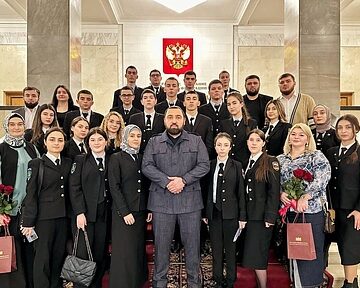 Депутат Хамзаев встретился со студентами из Дагестана