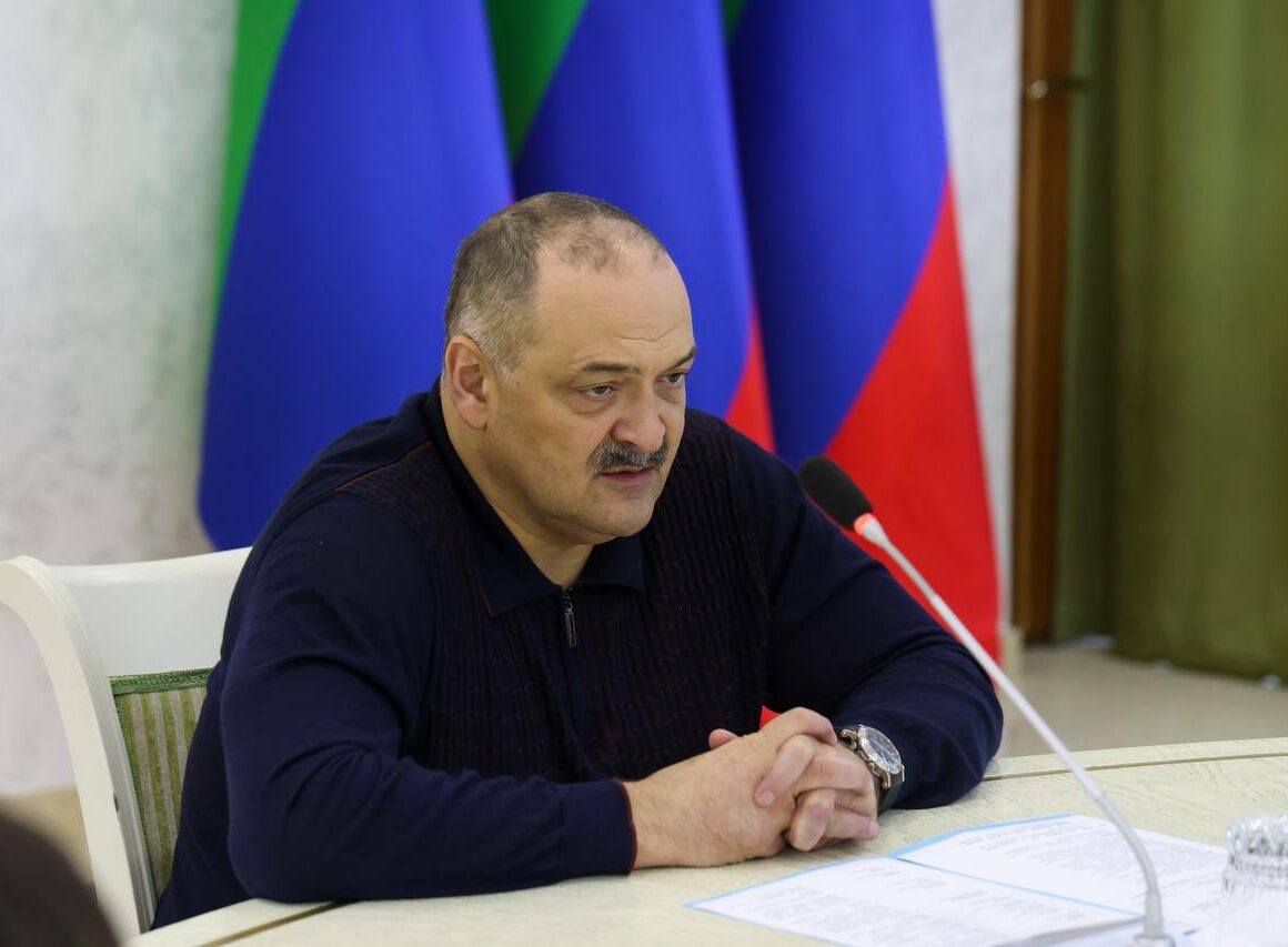 Сергей Меликов провёл совещание по вопросам организации гуманитарной помощи жителям Палестины