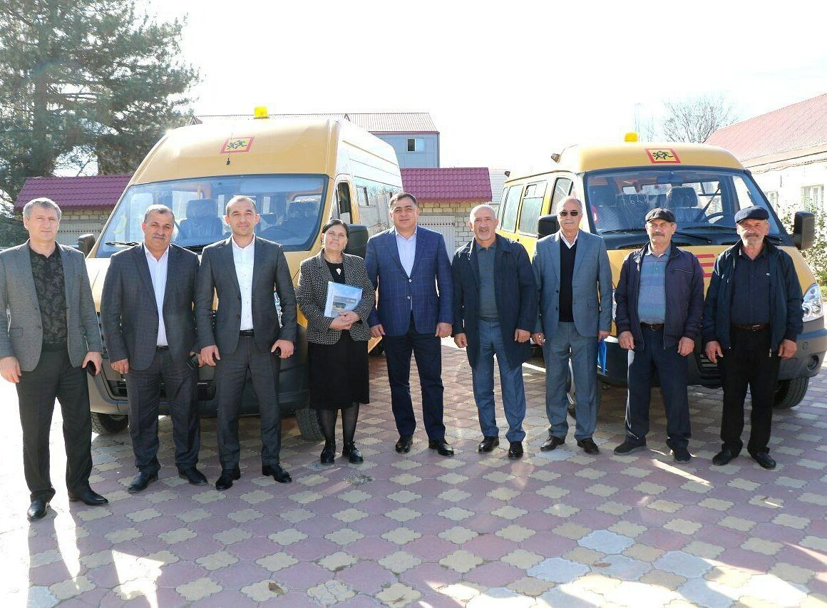 Магарамкентский район получил 2 единицы нового школьного автотранспорта