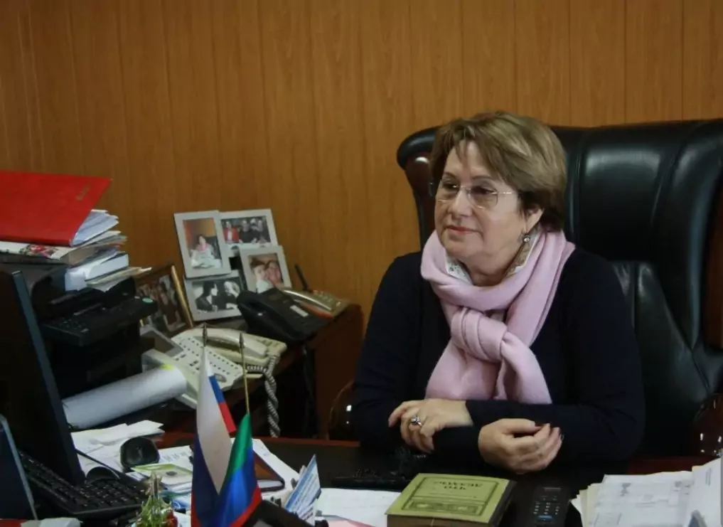 Бурлият Токболатова: Наши дагестанские женщины всегда знали, что воинский долг – долг каждого настоящего мужчины, и напутствовали своих сыновей с достоинством и верностью Родине исполнять его