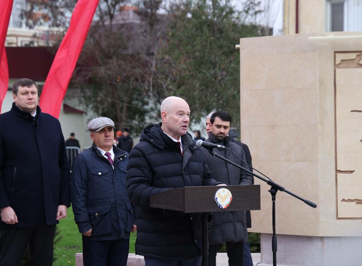 Александр Голков:   "Открытие стелы - эпохальное событие в жизни Каспийска"