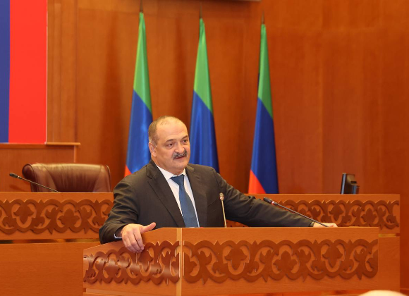 Сергей Меликов наградил победителей конкурса на соискание грантов Главы РД