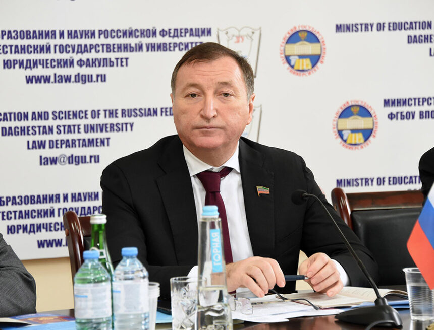 Заур Аскендеров: «Конституция России выдержала проверку временем»