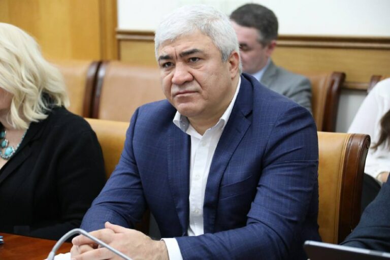 Более 70 млн рублей направлено на выплаты жителям Буйнакска, чьи дома пострадали от града в июне 2023 года