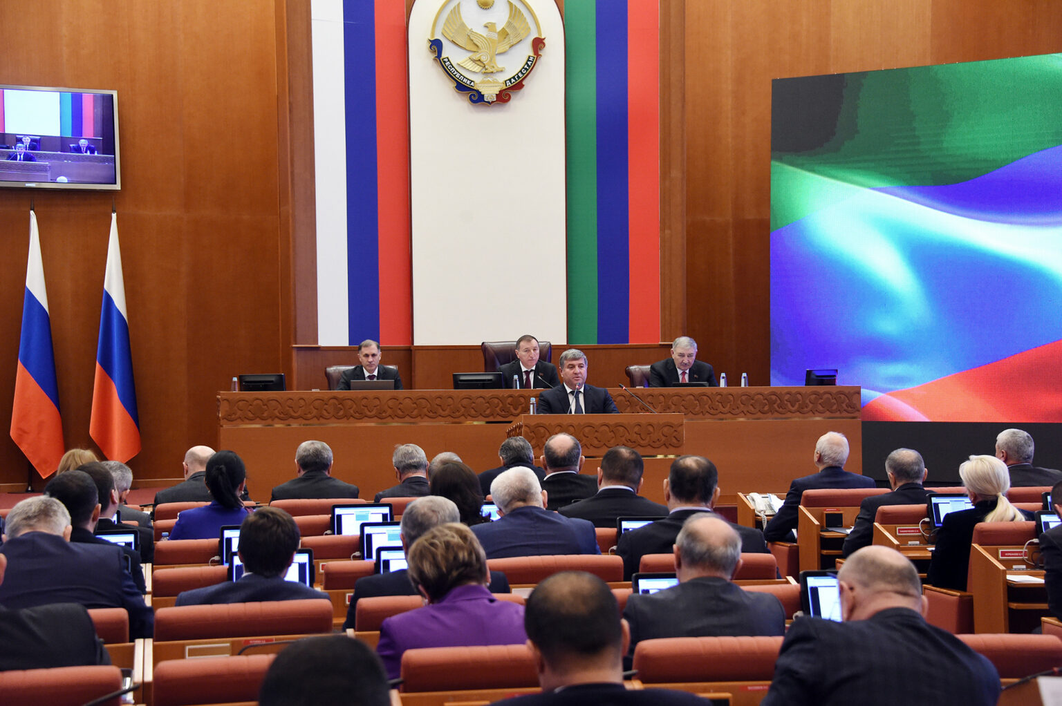 Парламент Дагестана принял республиканский бюджет на ближайшие три года