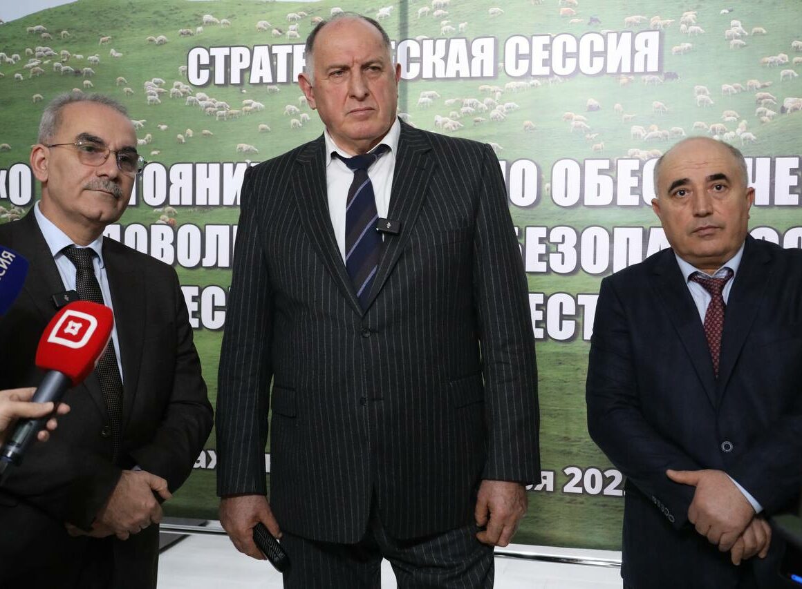 Абдулмуслим Абдулмуслимов в рамках пресс-подхода ответил на вопросы СМИ