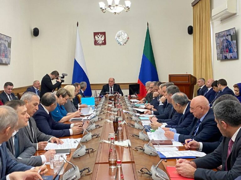 Абдулмуслим Абдулмуслимов провел заседание Оперштаба по обеспечению устойчивости развития экономики с учетом внешних факторов