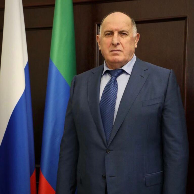 Абдулмуслим Абдулмуслимов поздравил дагестанцев с Днем образования Республики Дагестан