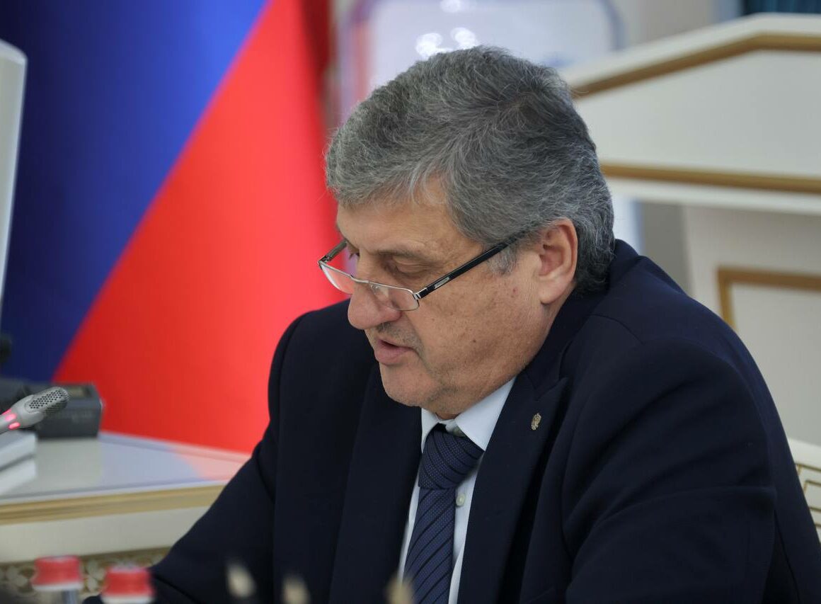Алексей Гасанов доложил о реагировании органов власти на обращения граждан