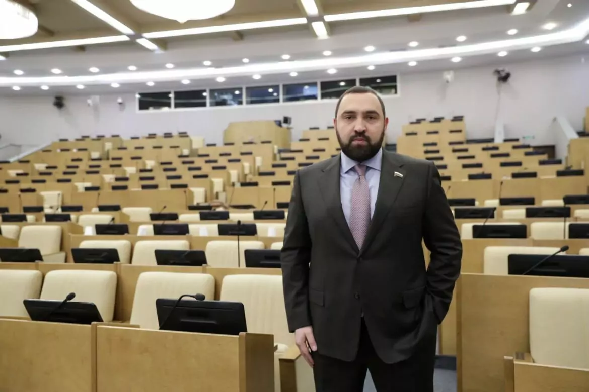 Депутат Хамзаев поздравил православных россиян с Рождеством