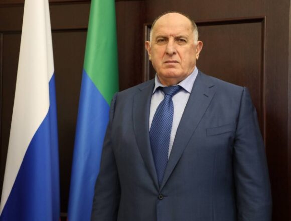 Абдулмуслим Абдулмуслимов поздравил работников прокуратуры с профессиональным праздником