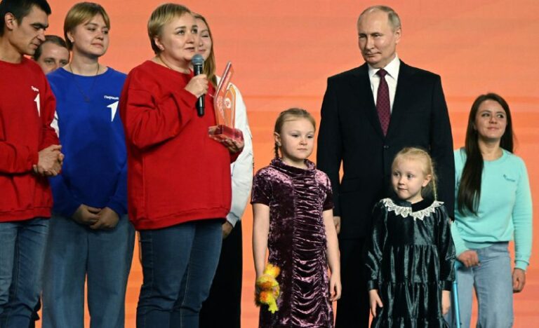 Президент России Владимир Путин откроет   Год семьи в рамках форума «Родные — любимые»