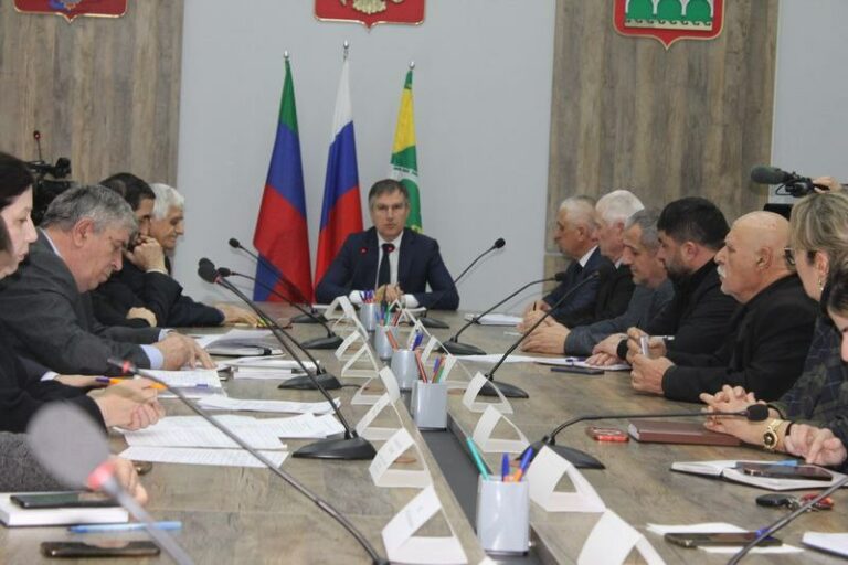 В Сулейман-Стальском районе прошло установочное совещание Оргкомитета по празднованию 155-летия Народного поэта Сулеймана Стальского