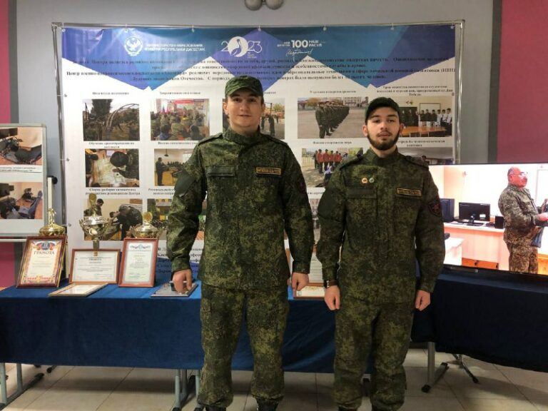Центр военно-патриотического воспитания «Авангард» выставился в рамках заседания Совета при Главе РД