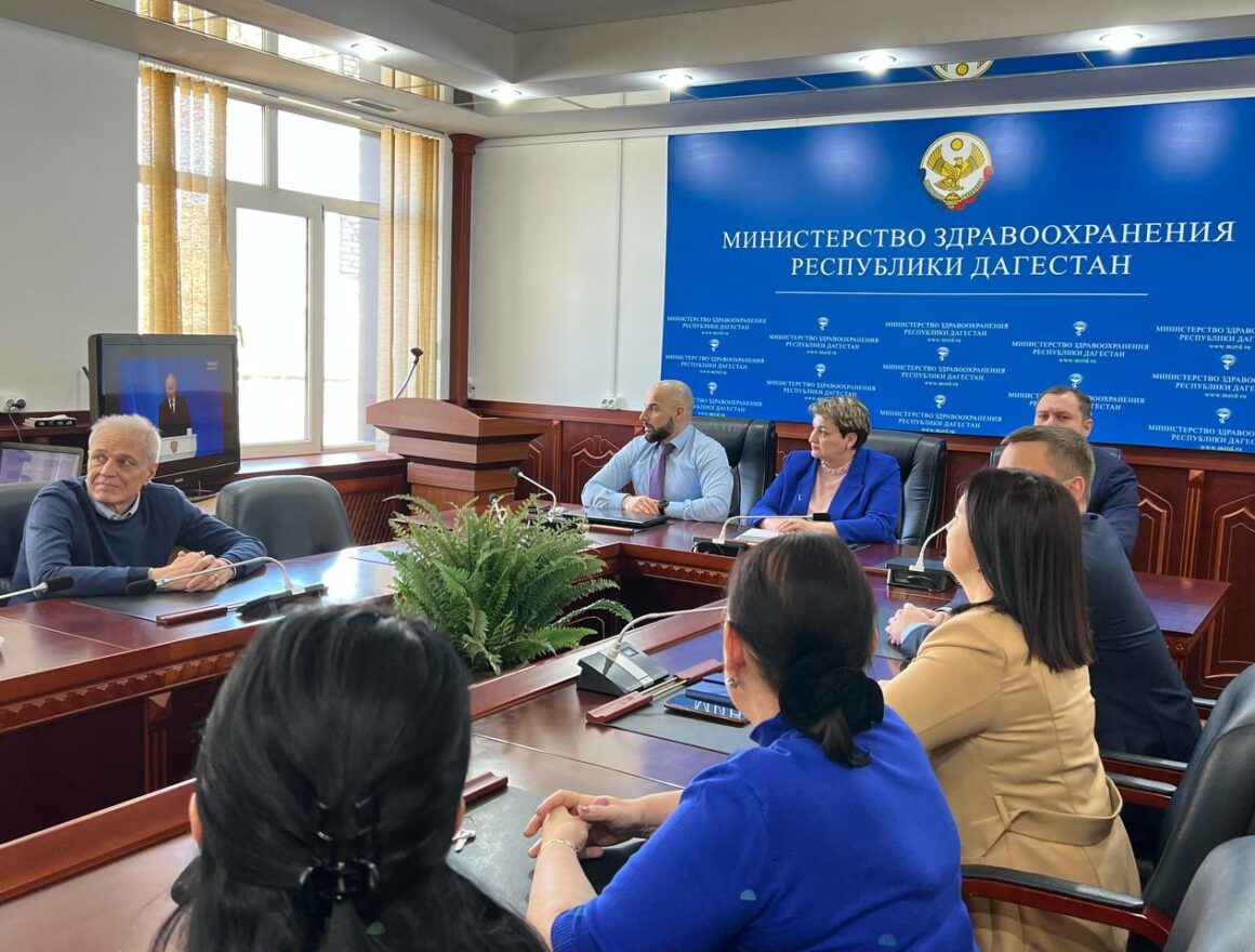 Аппарат Минздрава РД под руководством министра здравоохранения РД Татьяны Беляевой принимает участие в заслушивании Послания Президента Российской Федерации В.В. Путина Федеральному Собранию