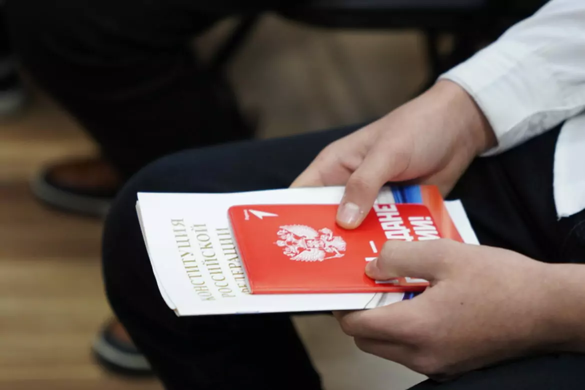 В рамках акции Движения Первых «Мы – граждане России» юные дагестанцы получила первые паспорта