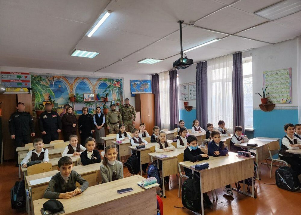 Сотрудники Росгвардии встретились со школьниками  в рамках занятий "Разговоры о важном""