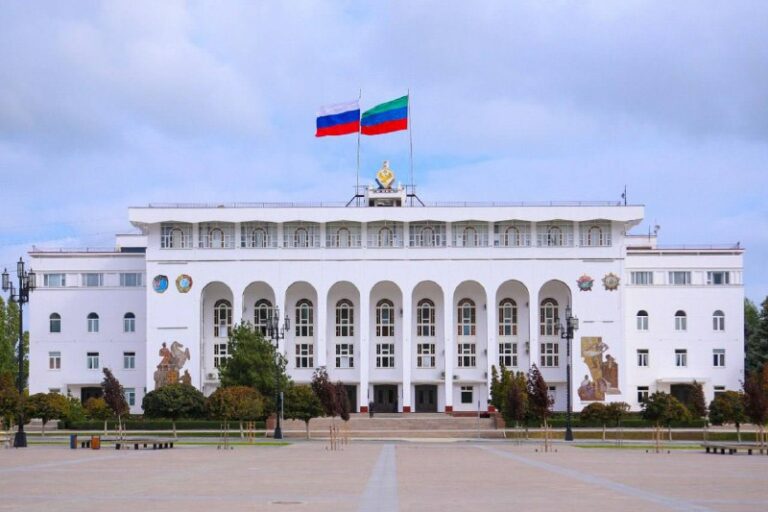 Утверждено описание почётного знака «За милосердие и благодеяние» – новой госнаграды, которая появилась в Дагестане в этом году