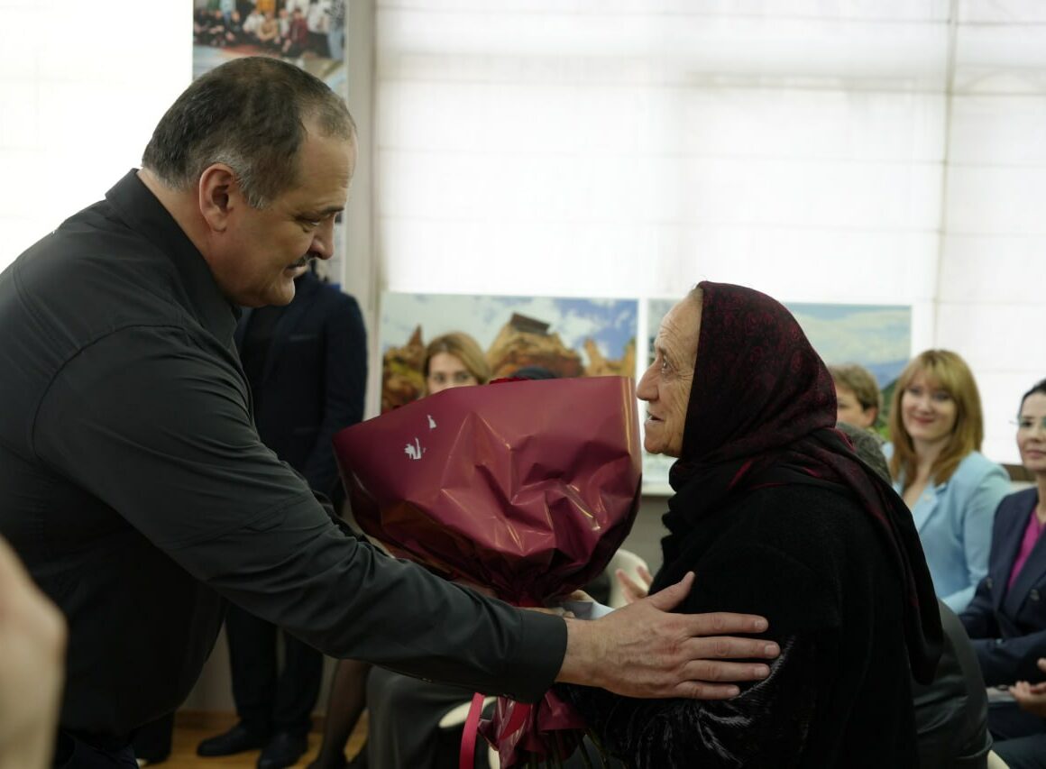 Матери десяти и более детей в Год семьи получат высшие награды региона – ордена «За заслуги перед Республикой Дагестан»