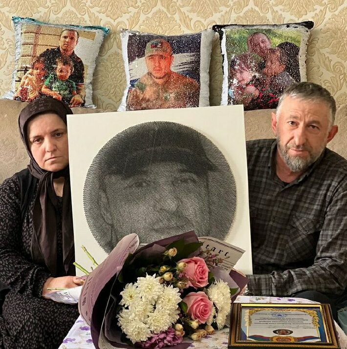 Семью погибшего участника СВО Султанмагомеда Султанмагомедова навестили в рамках цикла мероприятий «В гостях у семьи героя»