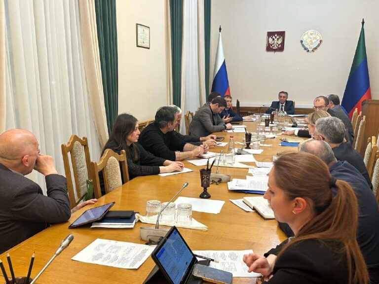 Абдурахман Махмудов провел заседание Межведомственной рабочей группы по вопросам функционирования Единой госинформсистемы соцобслуживания