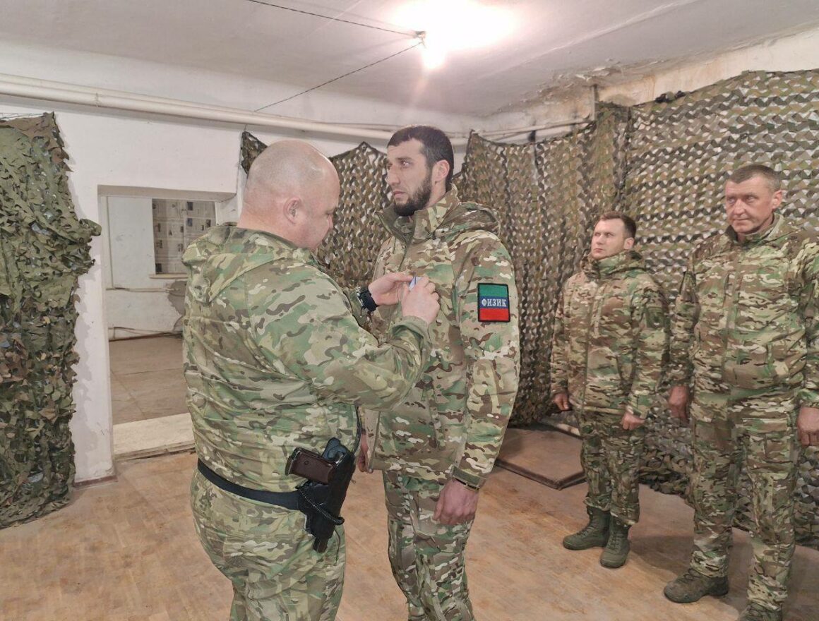 Очередной боевой наградой удостоен уроженец Чародинского района Али Гусейнов