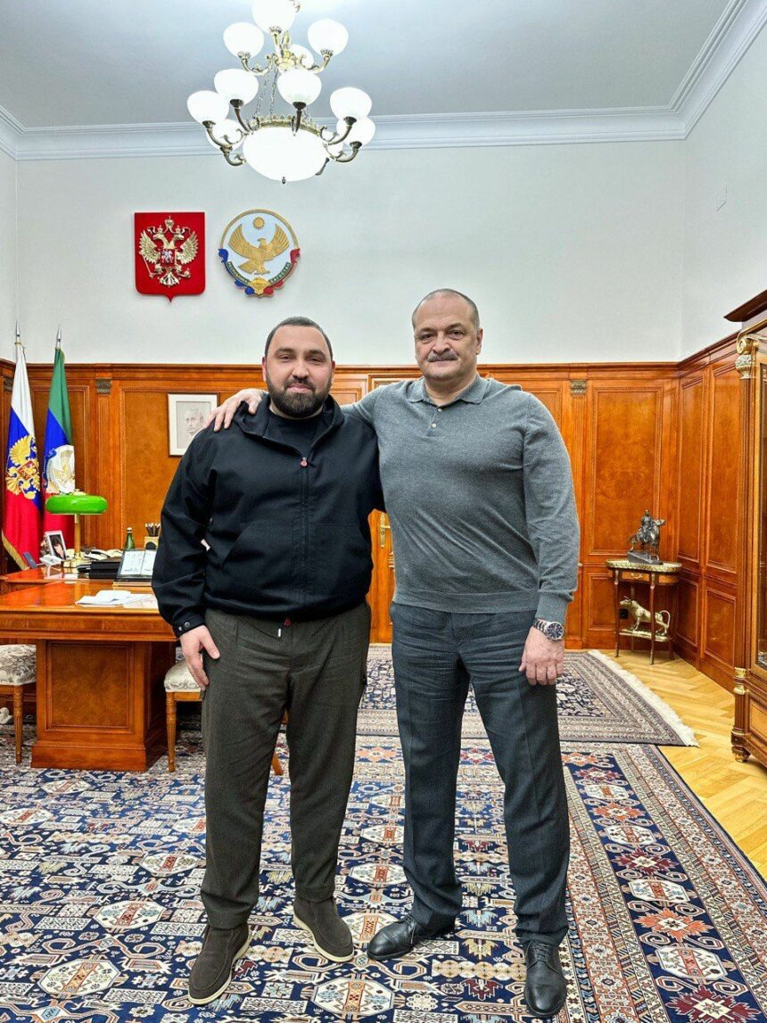 Глава Дагестана Меликов провел рабочую встречу с депутатом Хамзаевым