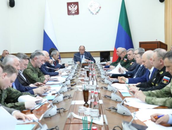 Абдулмуслим Абдулмуслимов провел расширенное заседание Республиканской призывной комиссии