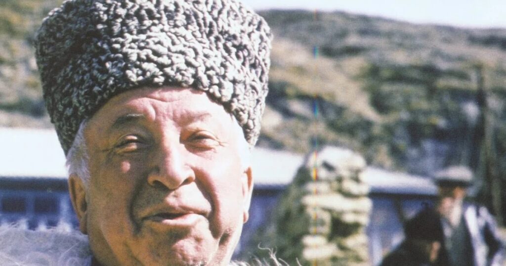 Расул Гамзатов: «ЧIалар миллатарин гьер джуре ичира, хьес кканди аяф мебурин йиркIварин садвел э»