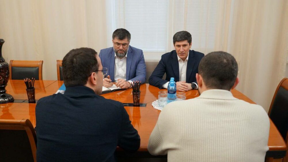 Участник республиканской программы развития «Доблесть гор» проходит стажировку в Избиркоме Дагестана