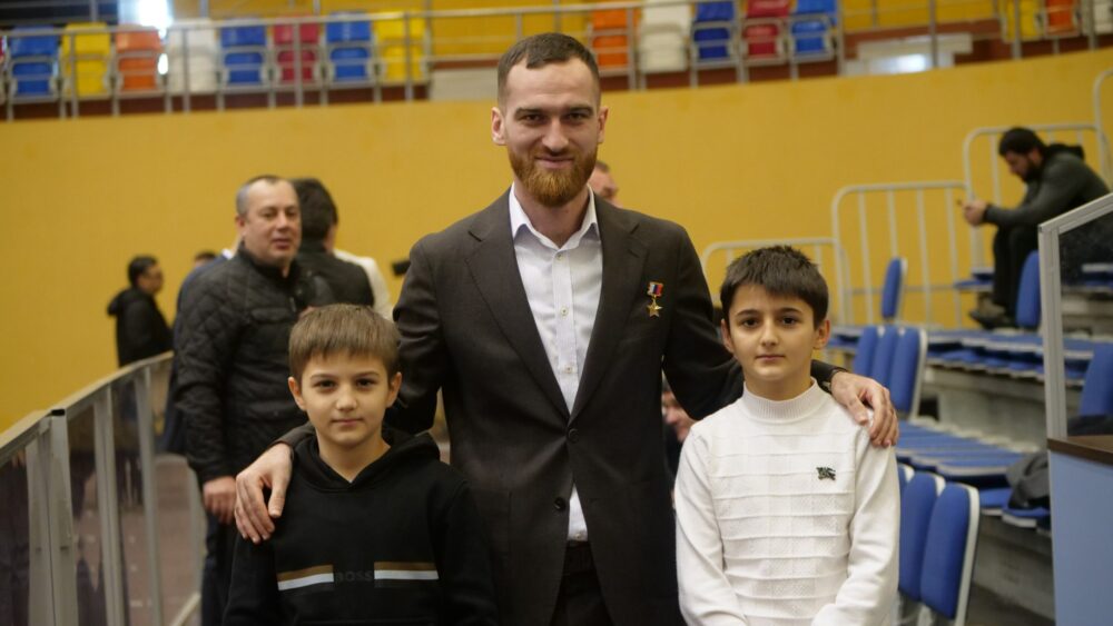 Герой и юные чемпионы. В Каспийске завершилось первенство Дагестана по ушу-саньда в честь Героя России Темирлана Абуталимова