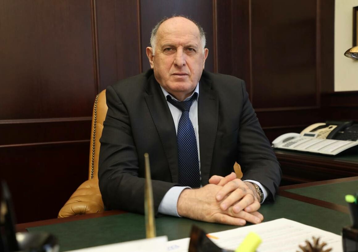 Абдулмуслим Абдулмуслимов поздравил дагестанских женщин с Международным женским днём