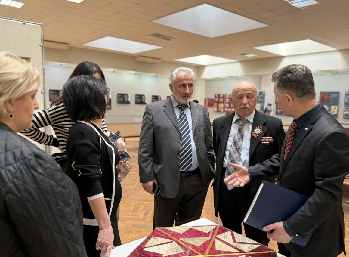 В Махачкале открылась выставка «Путь к Великой Победе»