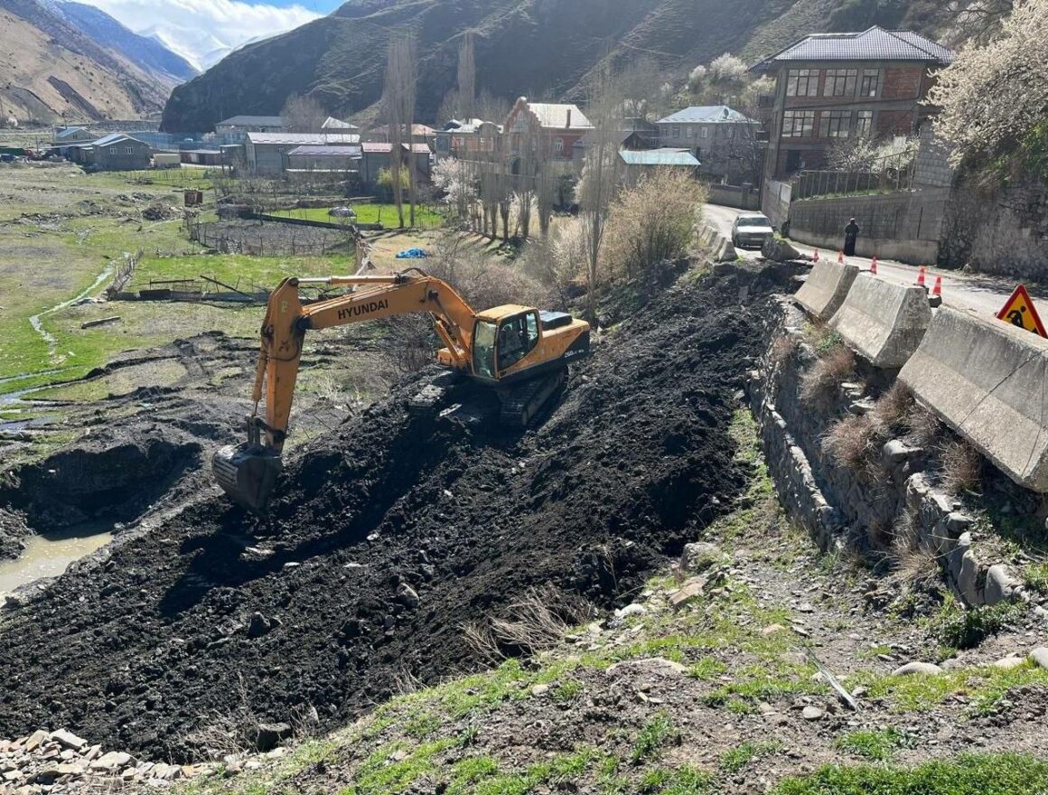 В Дагестане восстановили движение на 134 участках дорог после разгула стихии