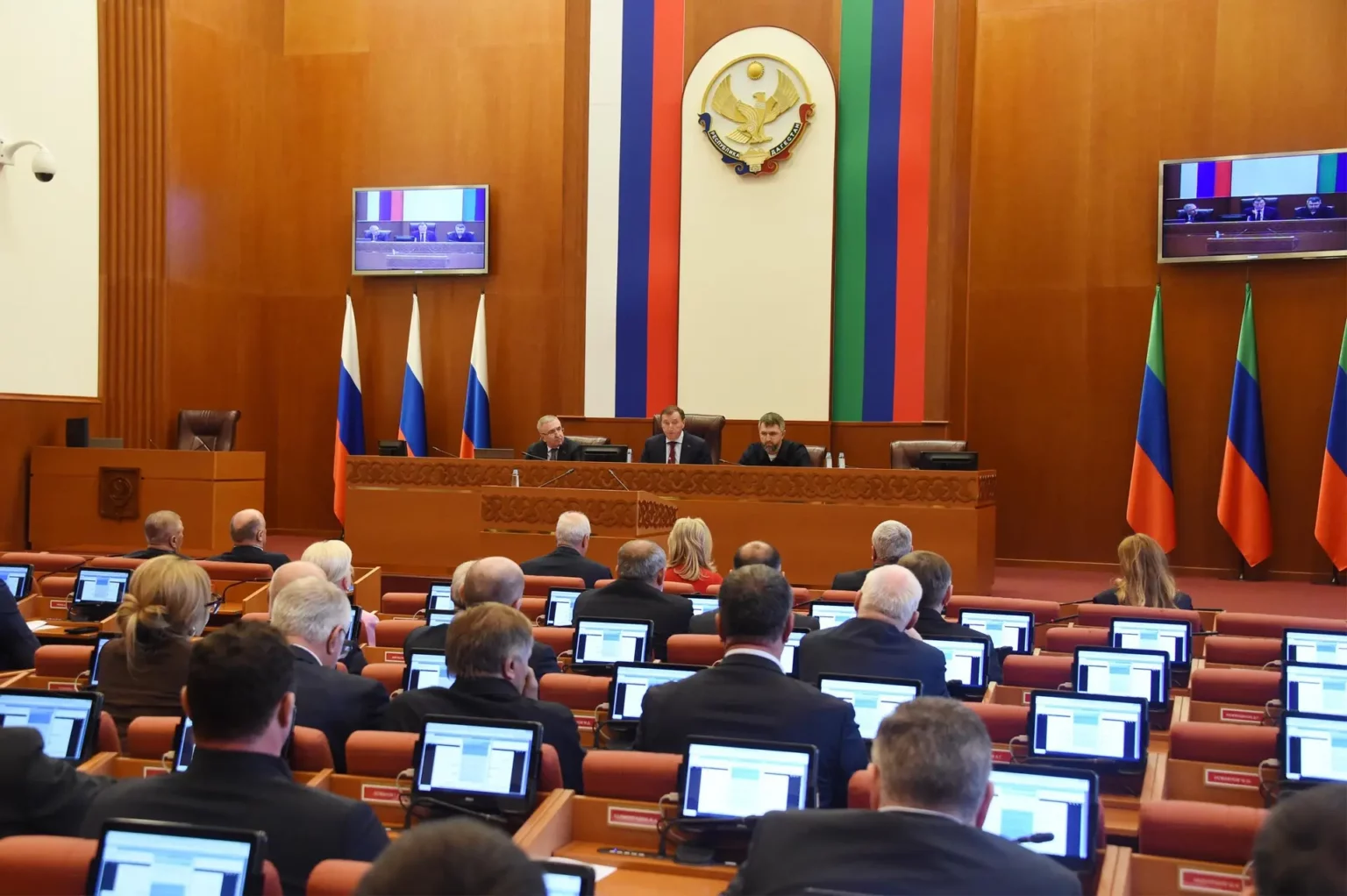 Парламентское большинство одобряет кандидатуру Магомеда Рамазанова на пост премьер-министра